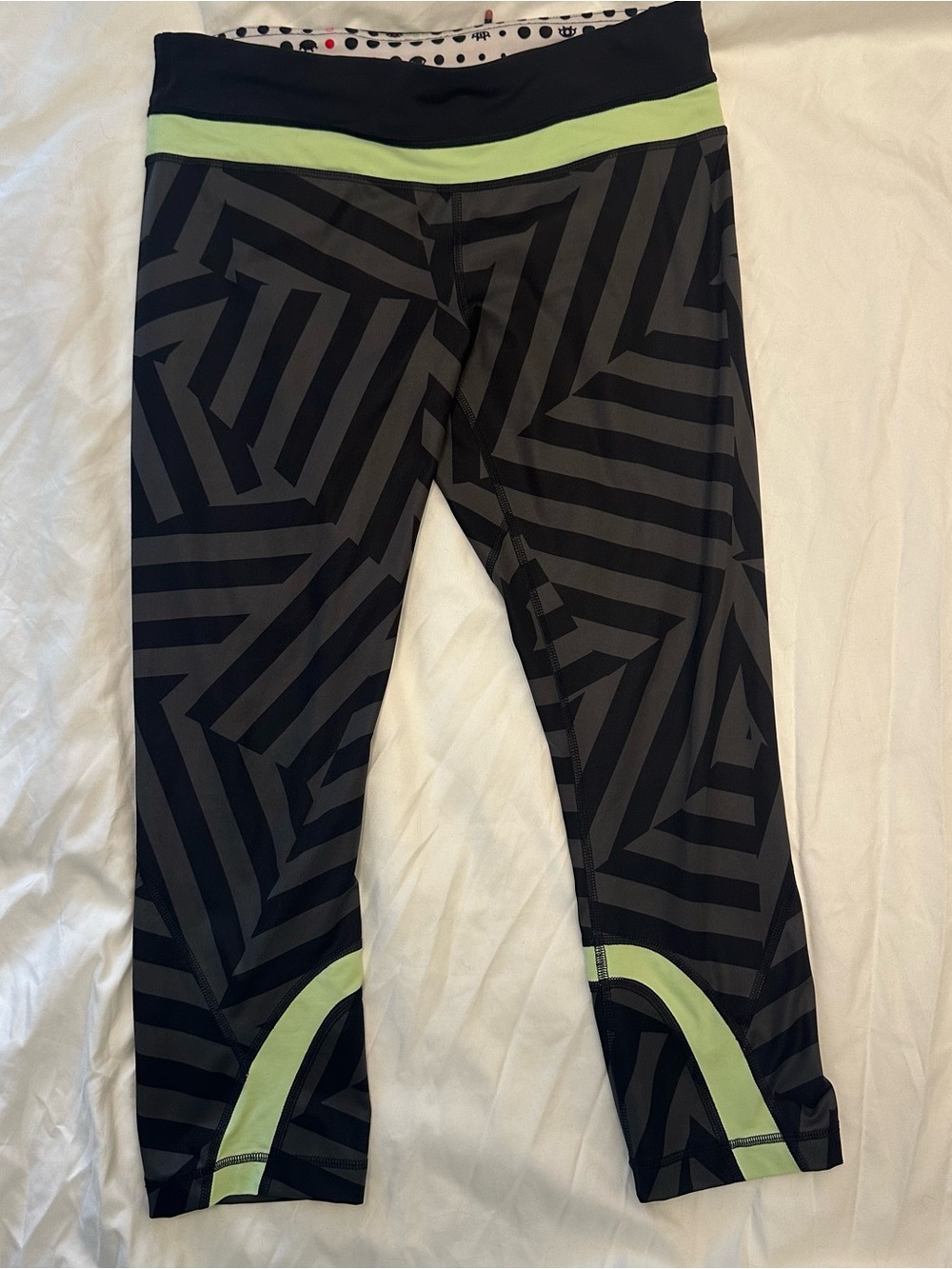 lululemon athletica Black Geometric Seawheeze Limited Edition Collection 6